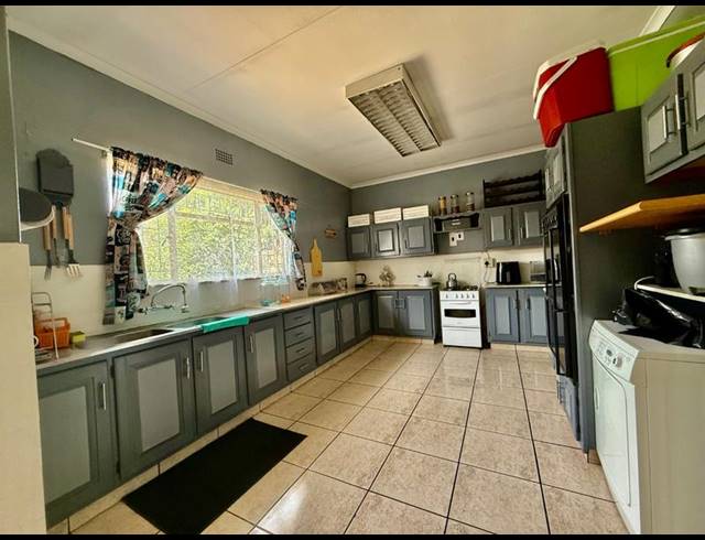 3 BEDROOM HOUSE FOR SALE IN FLORA GARDENS